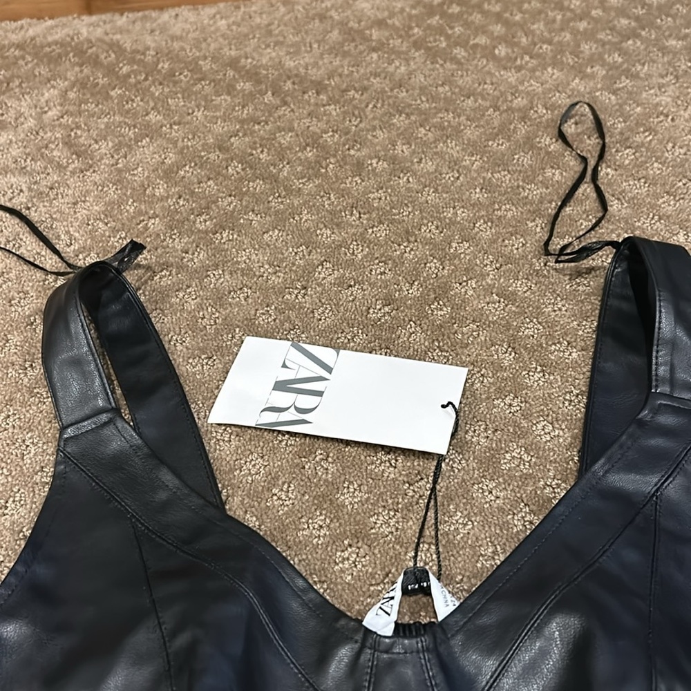NWT Zara Faux Leather Black Cropped Top With Smock Back Size XS - Picture 11 of 15